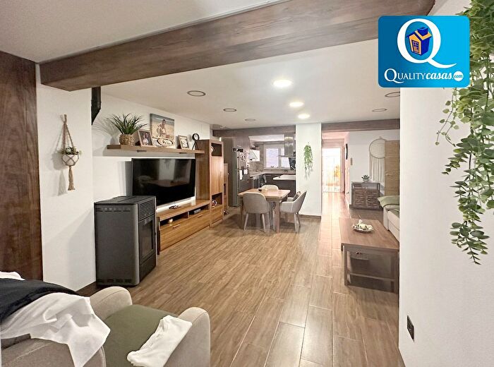 Casas en venta y pisos alquiler - 1