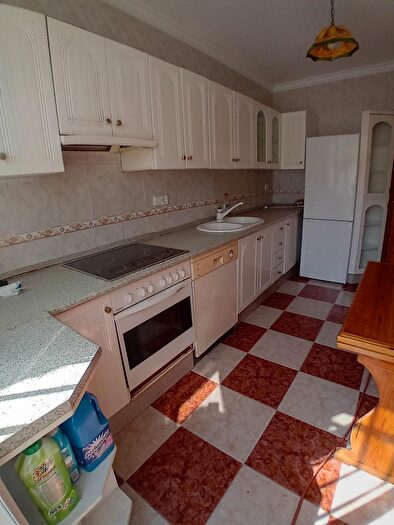 Casas en venta y pisos alquiler - 3