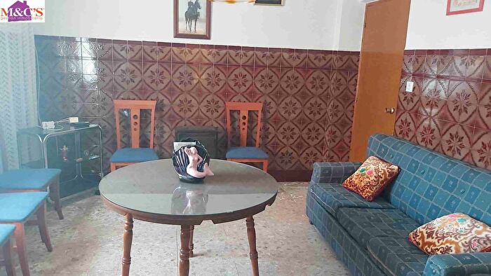 Casas en venta y pisos alquiler - 1