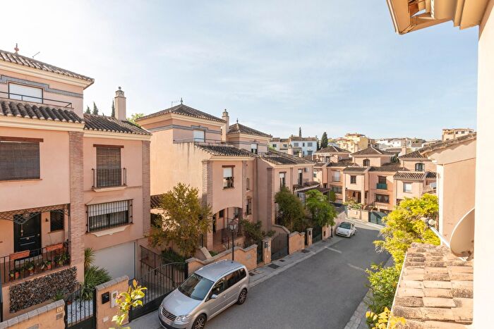 Casa en venta en La Zubia Ciudad, La Zubia de 3 habitaciones