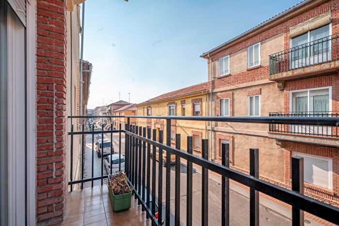 Casas en venta y pisos alquiler - 2