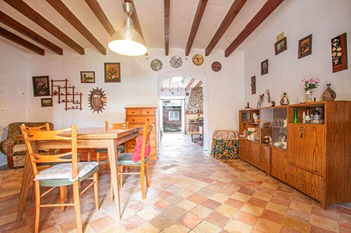 Casas en venta y pisos alquiler - 3