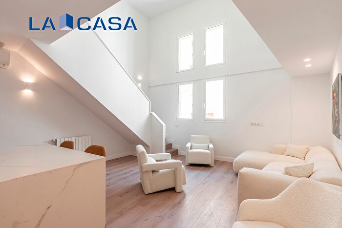 Casas en venta y pisos alquiler - 1
