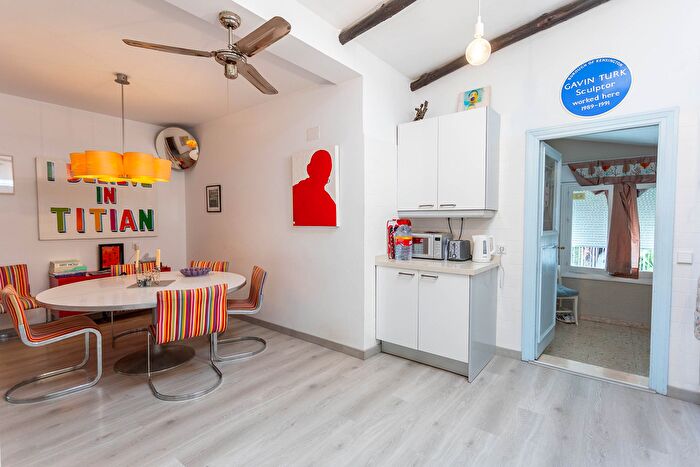 Casas en venta y pisos alquiler - 3