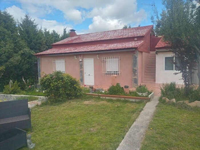 Casas en venta y pisos alquiler - 1