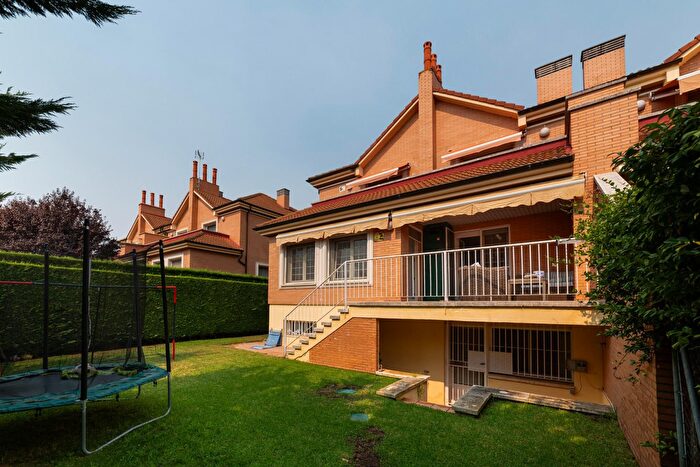 Casas en venta y pisos alquiler - 1