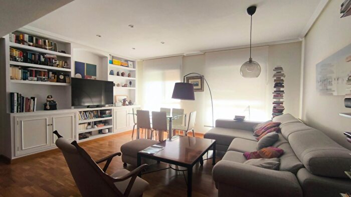 Casas en venta y pisos alquiler - 1