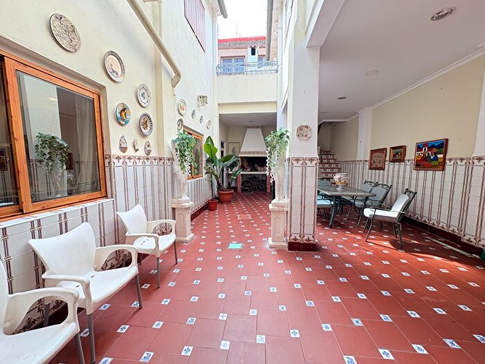 Casas en venta y pisos alquiler - 1