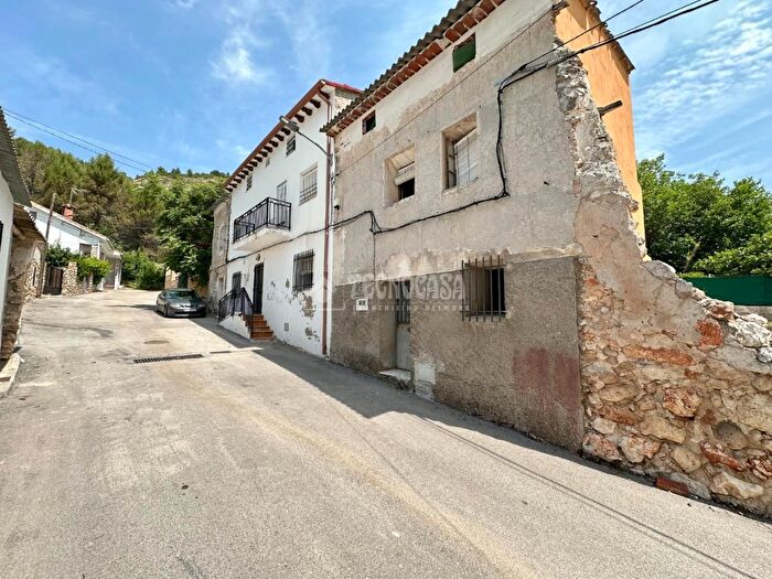 Casas en venta y pisos alquiler - 1