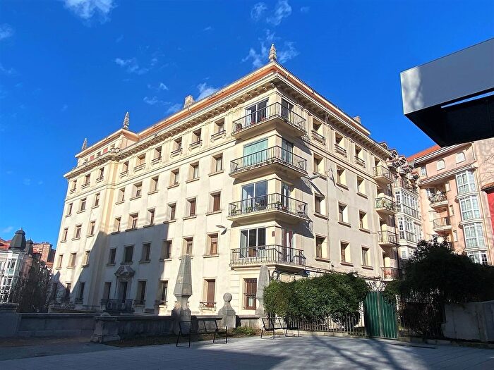 Casas en venta y pisos alquiler - 1