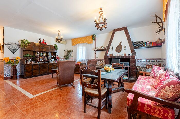 Casa en venta en Calzada de Calatrava, Ciudad Real de 9 habitaciones