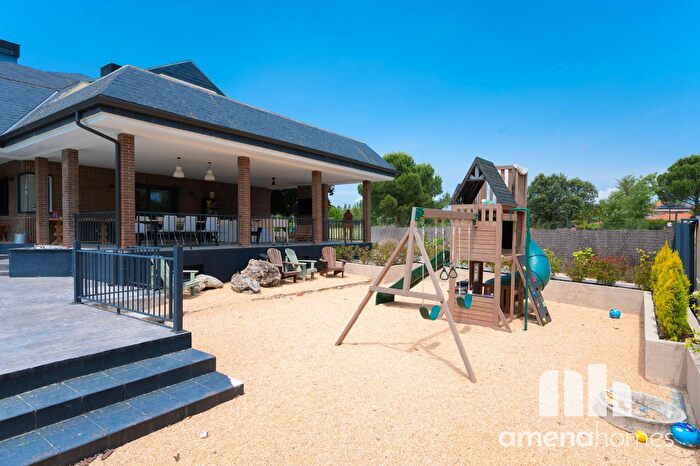 Casa en venta en Ciudalcampo, Madrid de 6 habitaciones