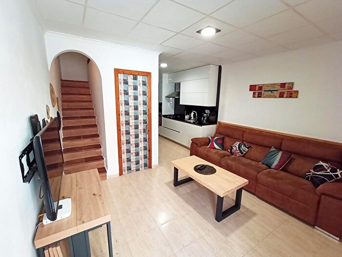 Casas en venta y pisos alquiler - 1