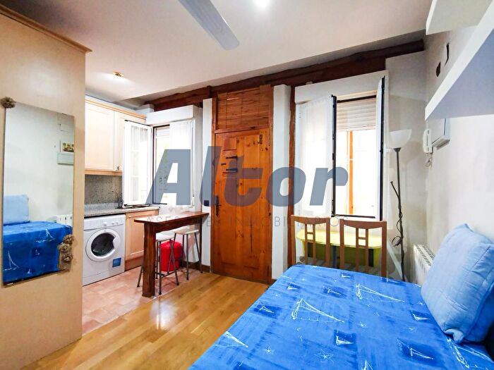 Casas en venta y pisos alquiler - 1
