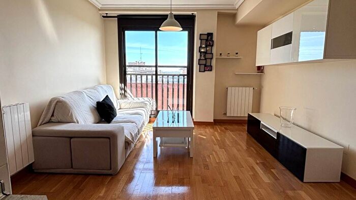 Casas en venta y pisos alquiler - 3