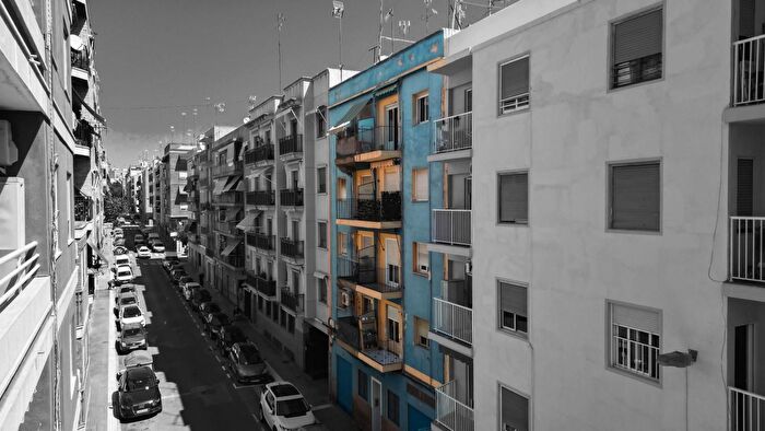 Casas en venta y pisos alquiler - 1