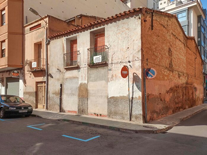 Casas en venta y pisos alquiler - 3