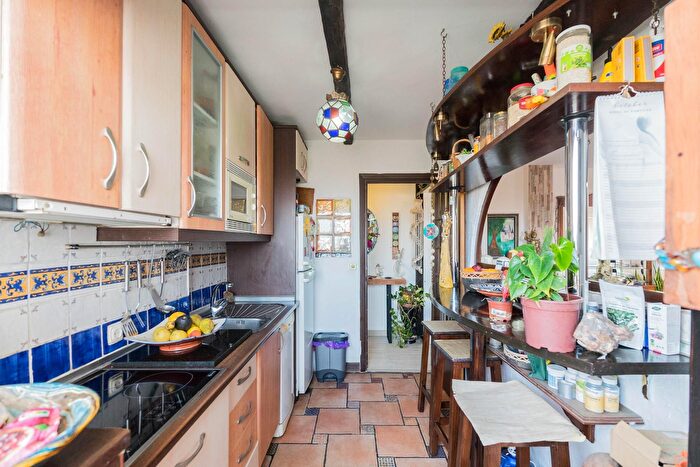 Casas en venta y pisos alquiler - 2