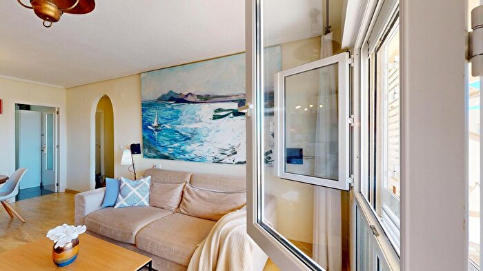 Casas en venta y pisos alquiler - 3