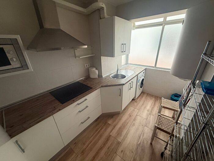 Piso en alquiler en Peñamefecit Avda Barcelona, Jaén Capital de 4 habitaciones