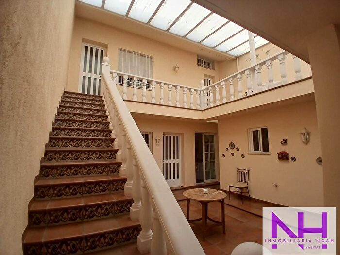 Casas en venta y pisos alquiler - 1