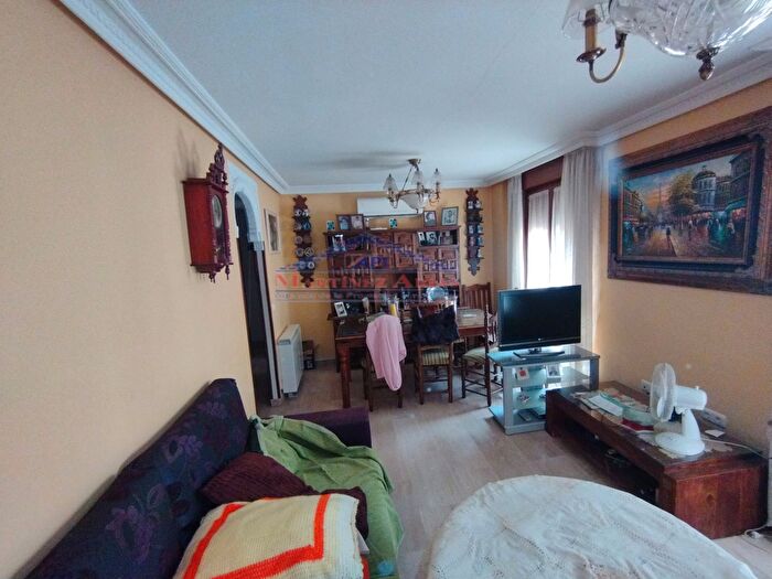 Casas en venta y pisos alquiler - 1