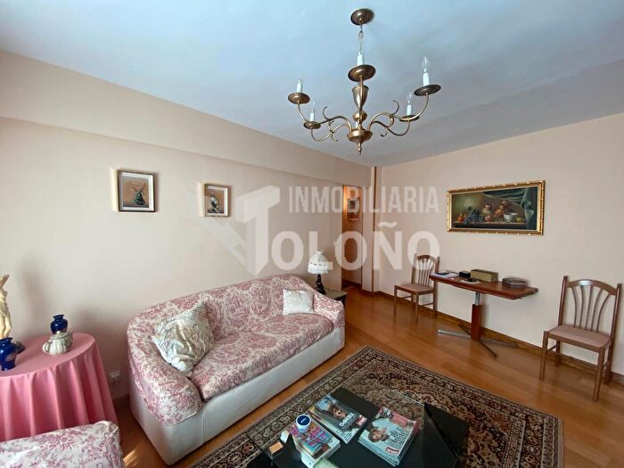 Casas en venta y pisos alquiler - 1
