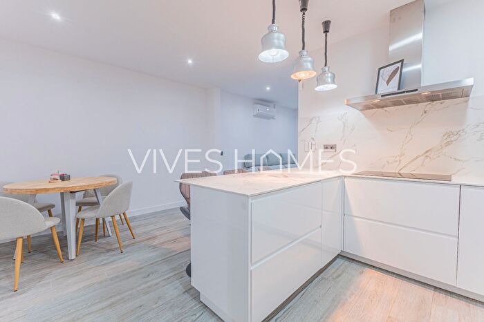 Casas en venta y pisos alquiler - 3
