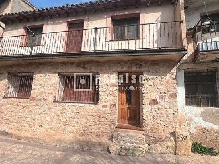 Casas en venta y pisos alquiler - 1