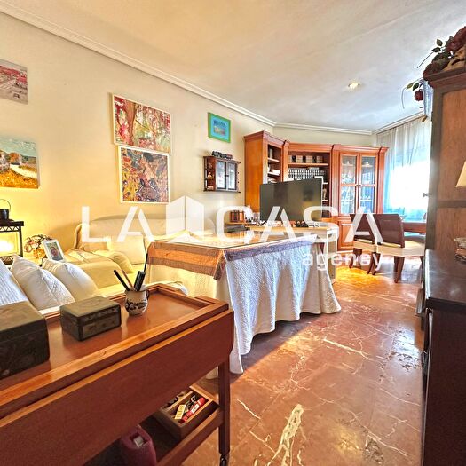 Casas en venta y pisos alquiler - 3