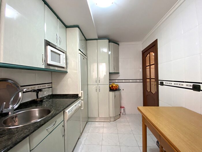 Casas en venta y pisos alquiler - 2