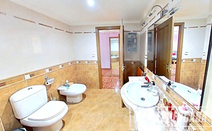Casas en venta y pisos alquiler - 3