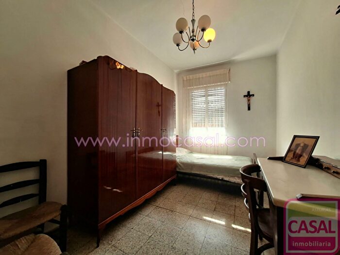 Casas en venta y pisos alquiler - 3