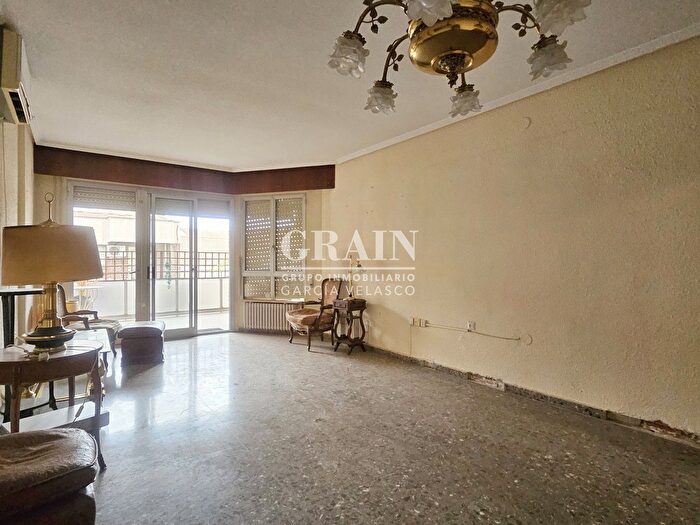 Casas en venta y pisos alquiler - 2