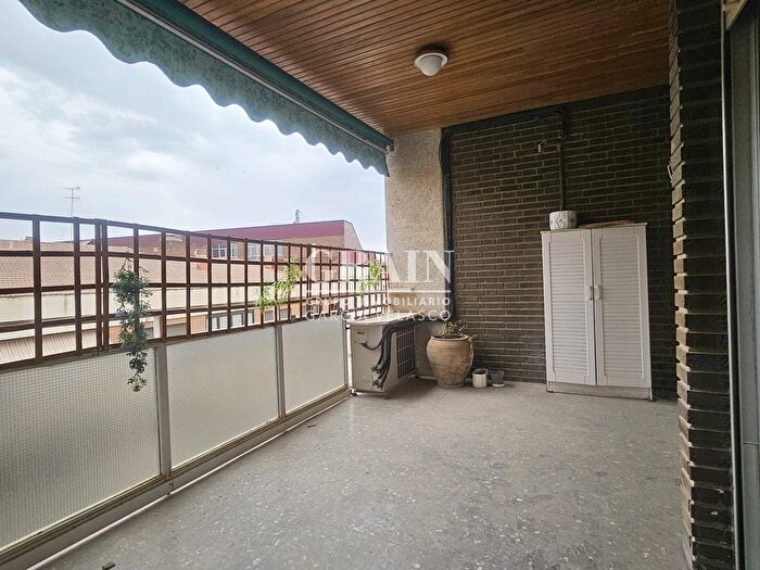 Casas en venta y pisos alquiler - 1