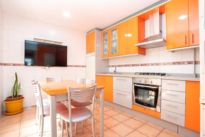 Casas en venta y pisos alquiler - 2
