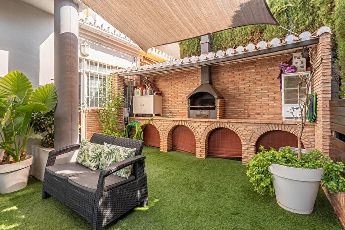 Casa en venta en La Zubia Ciudad, La Zubia de 4 habitaciones