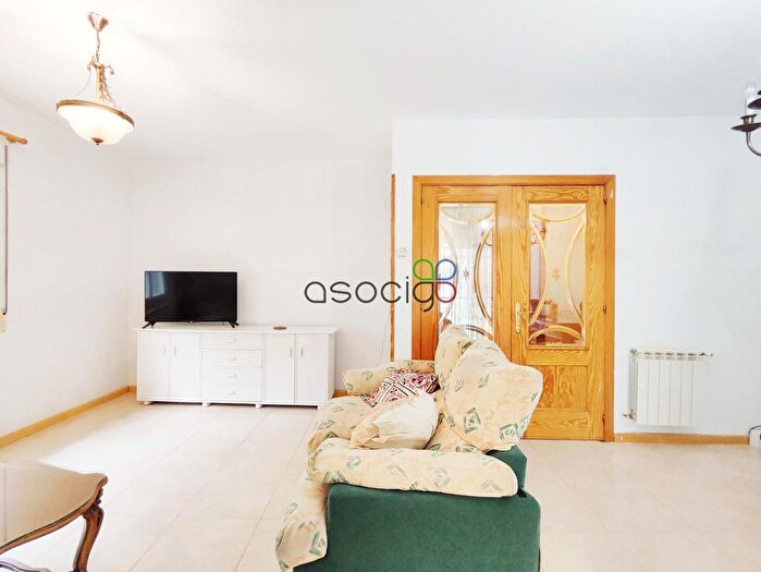 Casas en venta y pisos alquiler - 2