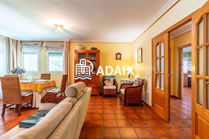 Casas en venta y pisos alquiler - 3