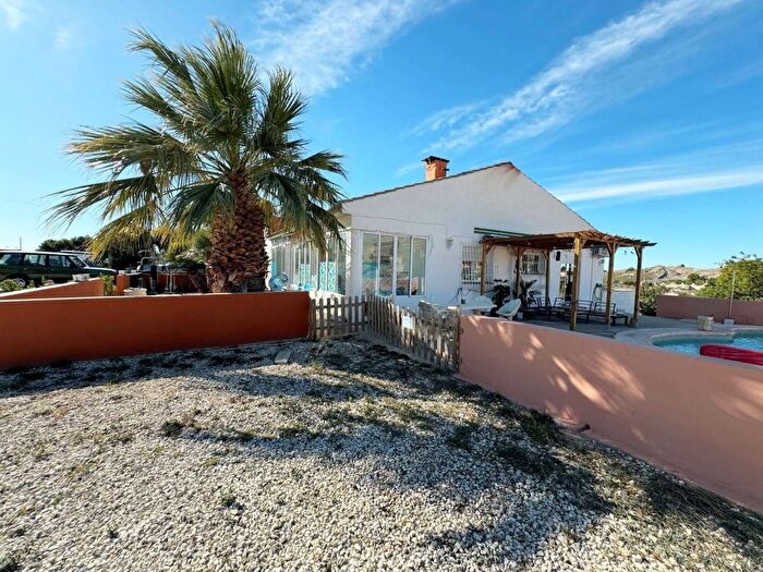 Casa en venta en Comunitat Valenciana, Alicante de 4 habitaciones