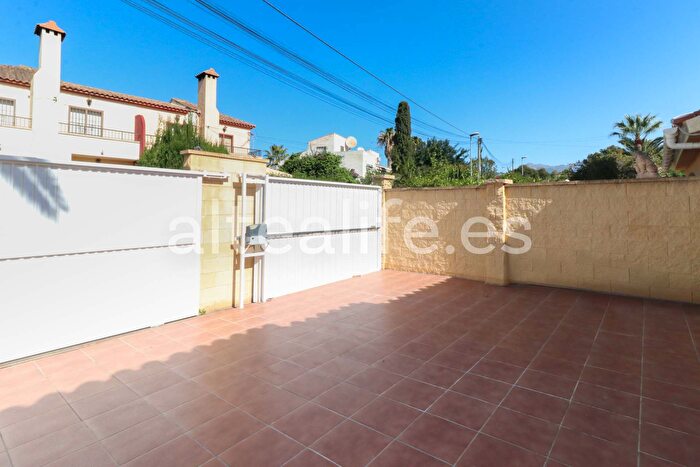 Casas en venta y pisos alquiler - 3