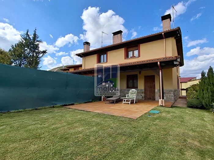 Casas en venta y pisos alquiler - 1