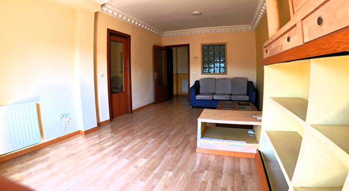 Casas en venta y pisos alquiler - 3