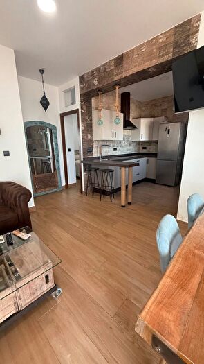 Casas en venta y pisos alquiler - 1