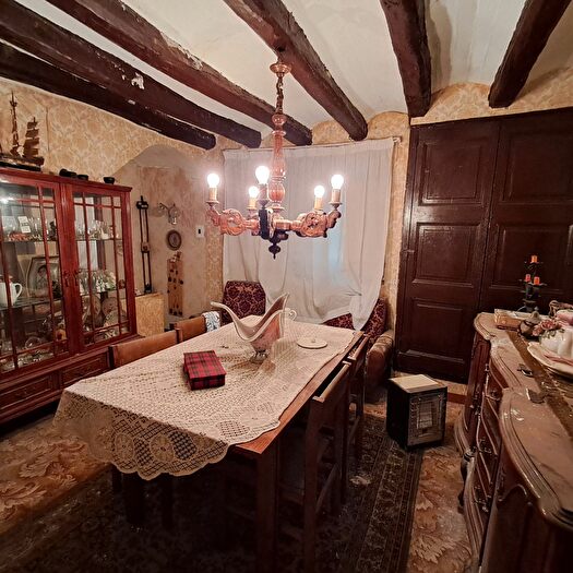 Casas en venta y pisos alquiler - 1