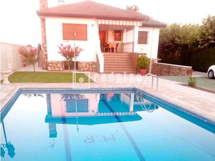 Casa en venta en Ugena, Toledo de 4 habitaciones
