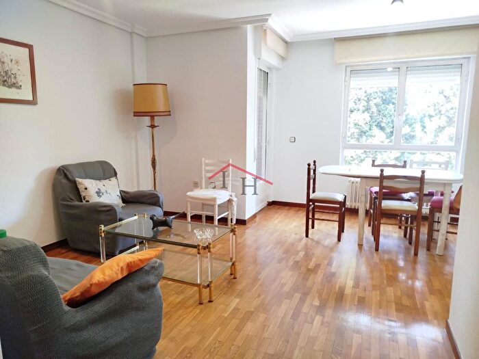 Casas en venta y pisos alquiler - 1