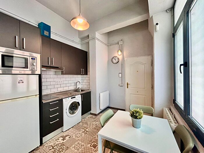 Casas en venta y pisos alquiler - 2