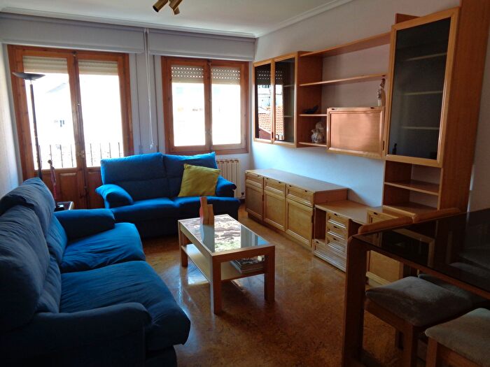 Casas en venta y pisos alquiler - 1