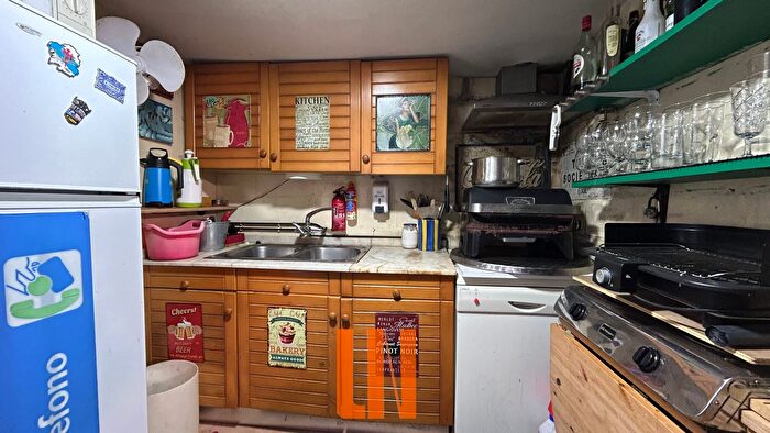 Casas en venta y pisos alquiler - 2